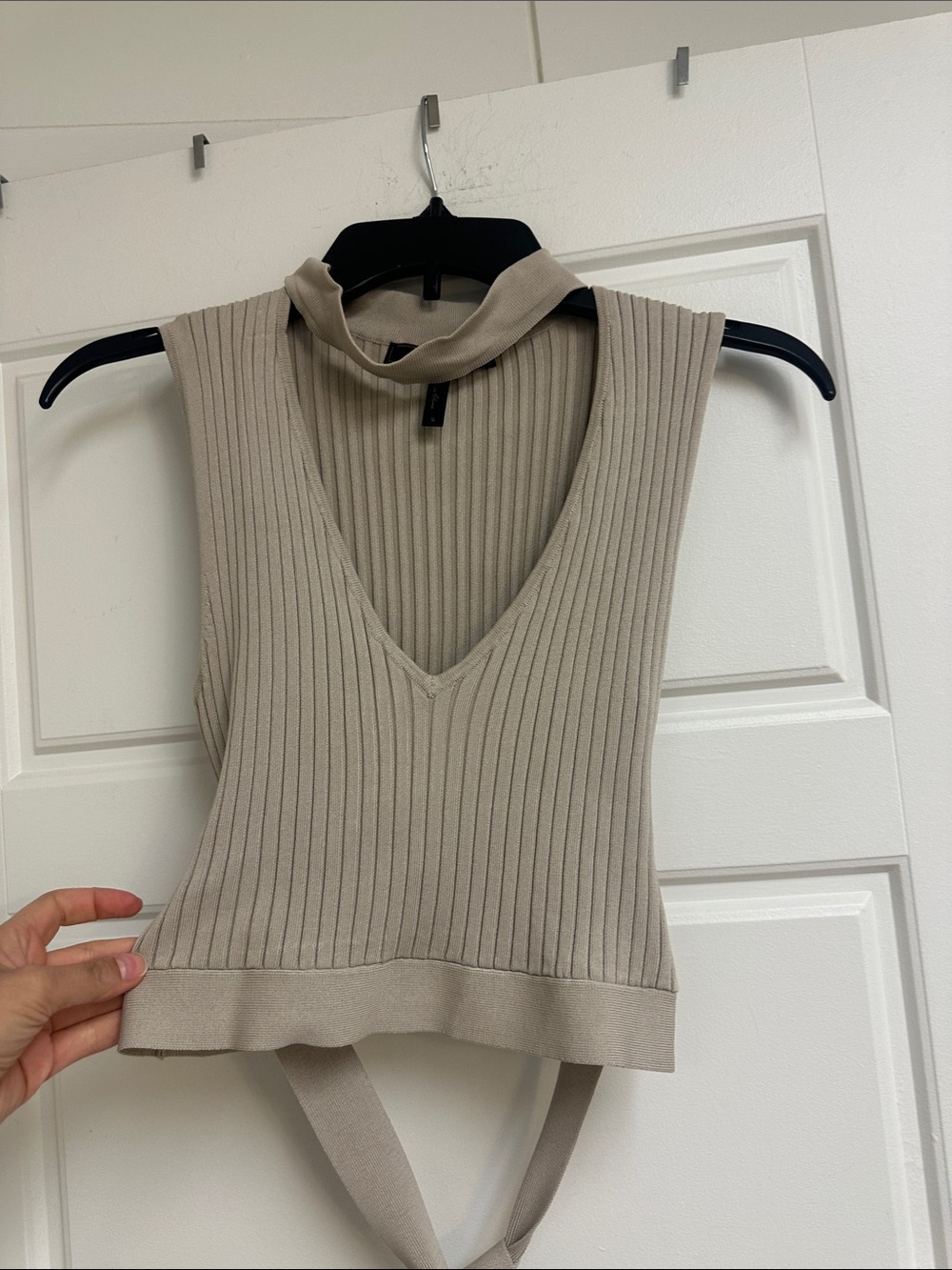 BCBGMaxAzria Sleeveless Ribbed V-Neck Knit Top in Taupe